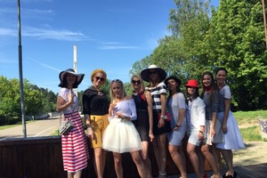 „4 Roses“ narės A. Matukaitės mergvakario linksmybės – Paryžiuje