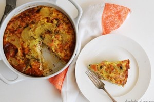 Nuostabus šeimyniškas patiekalas – bulvių ir lašišos apkepas