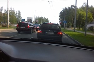 Gatvėje praleido BMW – apstulbo, pamatęs jos numerius