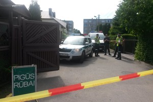 Klaipėdoje vidury dienos mirtinai subadyta moteris