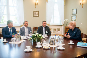 Darbdaviai nutyli, ar prezidentė turėtų pasirašyti DK