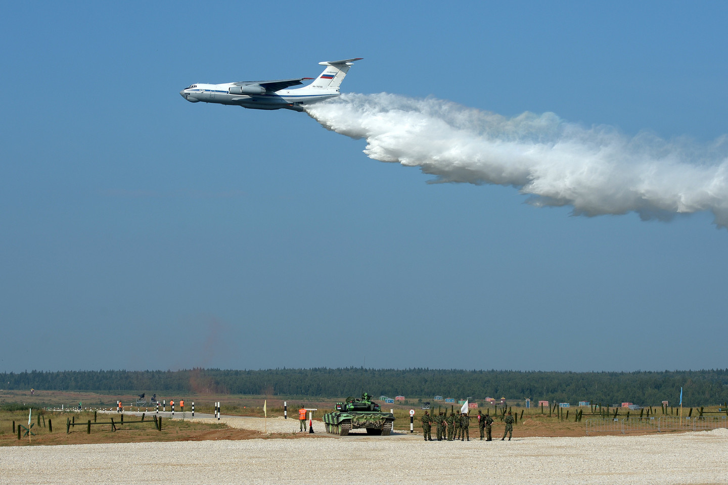 Sibire siaučiant miškų gaisrams dingo karinis lėktuvas Il-76.