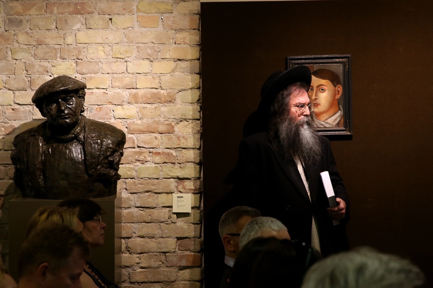 Vilniaus Gaono žydų muziejaus Tolerancijos centre atidaryta paroda „Gyvenimas skulptūroje. Žakui Lipšicui – 125“.<br>R.Danisevičiaus nuotr.
