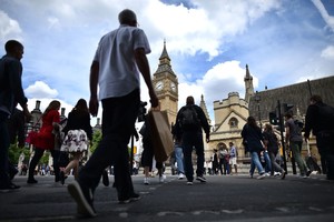 Britai apsisprendė – stengsis suvaržyti imigraciją