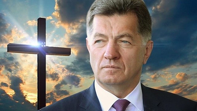 Politikai lenkiasi bažnyčiai: po pamokslo pakeitė planus