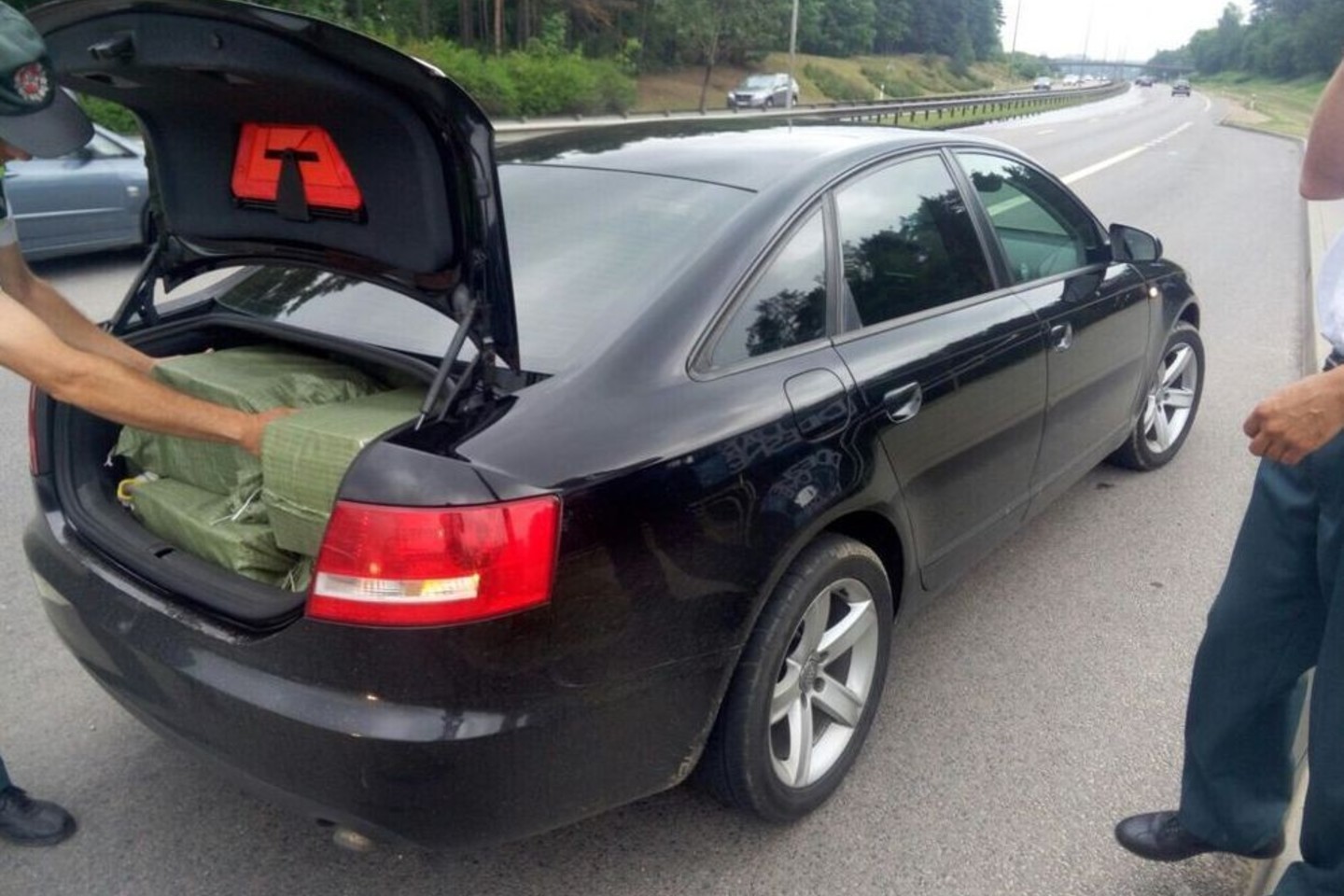 Automobilis sulaikytas Oslo gatvėje.