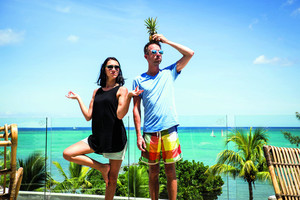 Muzikantas žuvį ruošia pagal indėnų receptą