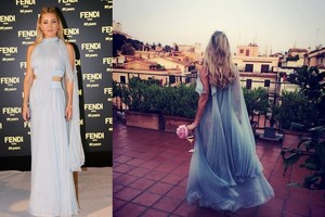 Lyg deivė: Kate Hudson sublizgėjo Romoje