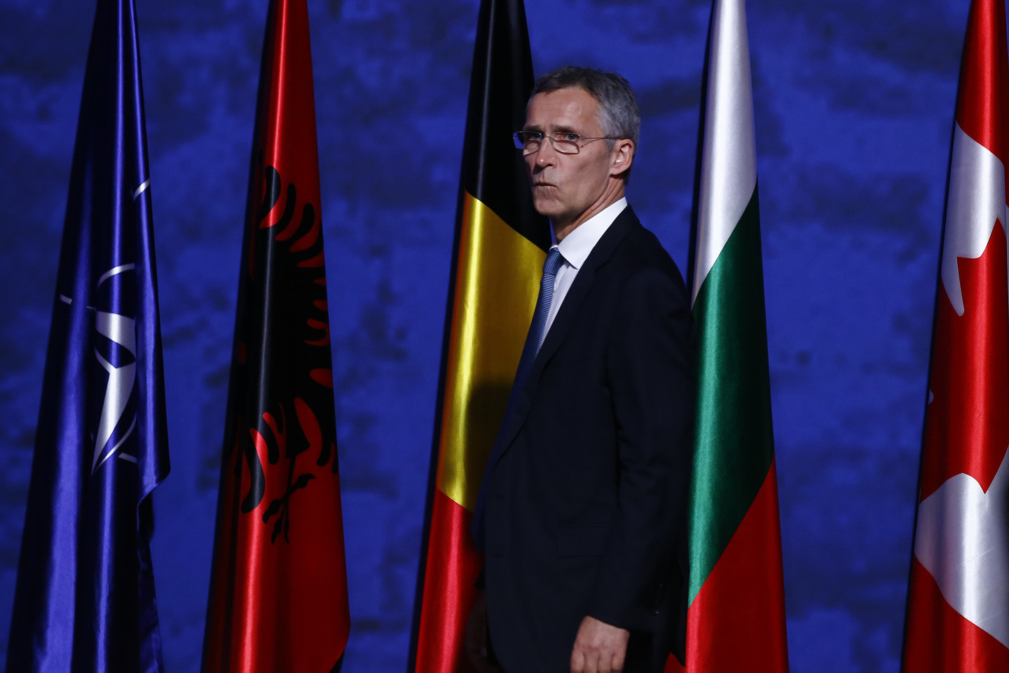 „Pagrindinė žinia... – kad Aljansas yra vieningas; mes stovime kartu“, – atsakė J.Stoltenbergas, kai buvo paklaustas apie 28 NATO šalių lyderių derybas dėl Rusijos.