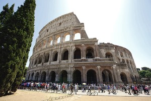 Nykstantį Italijos paveldą gaivina mados pasaulio galingieji