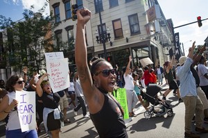 JAV toliau krečia protestai, policija ragina nusiraminti