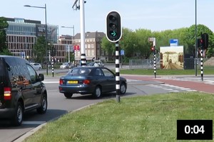 Parodė, kaip neįtikėtinai eismą pakeičia kelios sekundės dalys