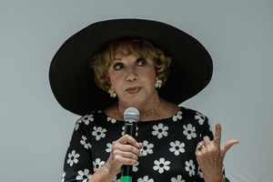 Ruta Lee – apie filmo „Tarp pilkų debesų“ vienintelį trūkumą