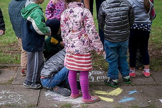 Vilniečiams sužibo viltis: į darželius atsilaisvina vietų