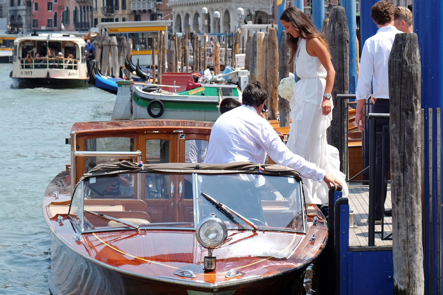 Pora susitikinėjo nuo 2014 metų, o vestuvėms pasirinko Veneciją.<br>Reuters/Scanpix nuotr.