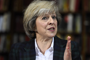 Briuselis spaudžia Th. May paskubėti su sprendimais dėl „Brexit“