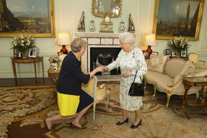 Jungtinė Karalystė turi naują premjerę – ja tapo Theresa May