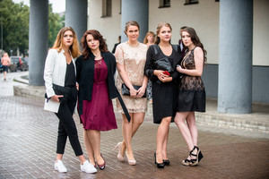 Salomėjos Nėries gimnazistų išleistuvių stilius – santūrus