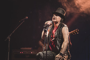 Išgirskite: roko žvaigždės „Rebelheart“ pristato naują dainą