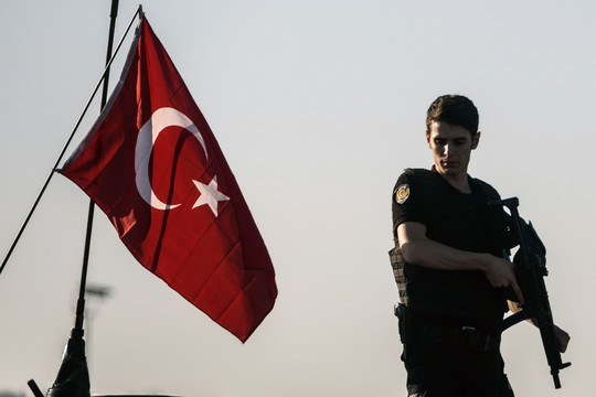 Turkijoje įstrigusiems lietuviams – ryšio tiekėjų pagalbos ranka