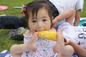 Įsivaikino mergaitę be rankų – kas nutiko toliau, sunku patikėti