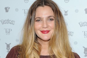 S. Spielbergo krikšto duktė D. Barrymore pateikė prašymą skirtis