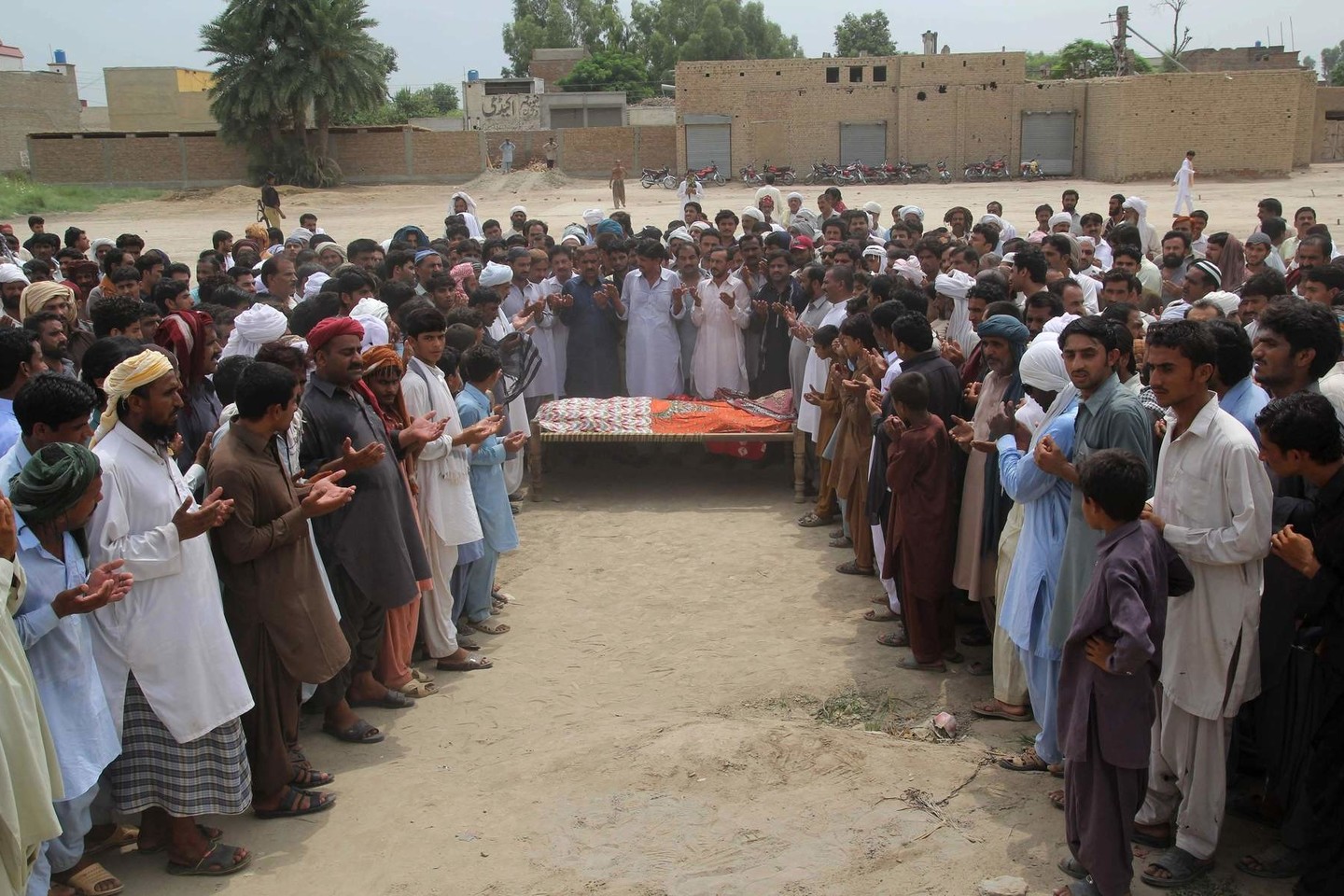 Q.Baloch buvo nužudyta savo brolio W.Azeemo.<br>AFP/“Scanpix“ nuotr.