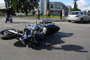 Po avarijos Kaune motociklininkas ligoninėje, susidarė spūstis