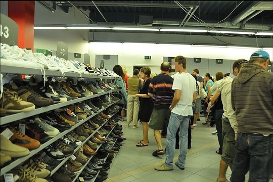 Panevėžiečių šeima: „Batų išpardavimas virto tikru košmaru“