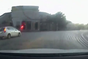 Vairavo kaip išprotėjęs: paviešintas beprotiškų gaudynių įrašas