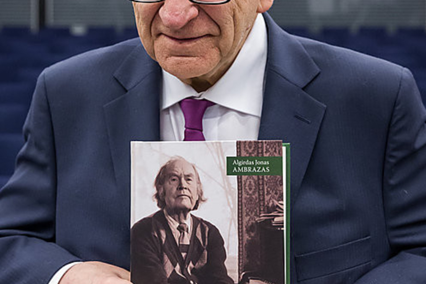 Nacionalinės premijos laureatas profesorius A.J.Ambrazas monografiją apie J.Juzeliūną rašė 25 metus.<br>M.Ambrazo nuotr.