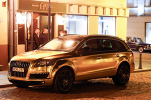 Auksinės „Audi“ spindesys nepaslėpė jos vairuotojo pažeidimo