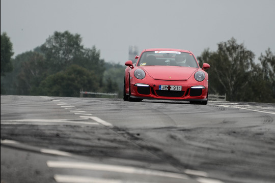 „Porsche“ klubo lenktynių akimirkos.<br>M.Bučnio nuotr.
