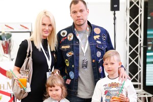 Krepšininkas Steponas Babrauskas į lenktynes atsivežė visą šeimą