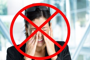 Skausmų neliks, jei žinosite šias žoleles ir jogos pratimus