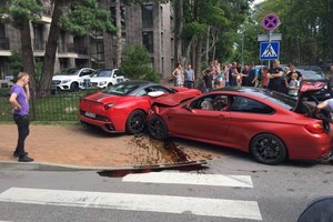 Palangos centre sumaitotas Ugniaus Kiguolio prabangus „Ferrari“