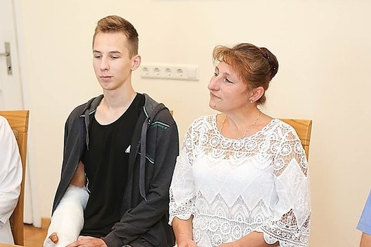 Šiaudų smulkintuvo sužalotas jaunuolis pas ūkininkus nebedirbs