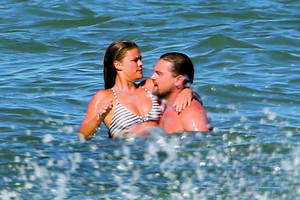 L. DiCaprio už nesėkmes kino fronte atsigriebia meilės žygiais