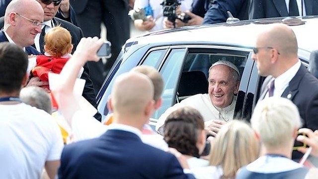 Į Lenkiją atvykęs popiežius Pranciškus neužmirš ir migrantų
