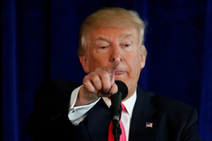 D. Trumpas pakvietė Rusiją surasti dingusius H. Clinton laiškus