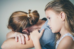 Daugiavaikė mama dėl skurdo pasirinko ne užsienį, o darbą naktį