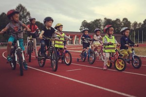 Ką reikia žinoti prieš pradedant vaiką mokyti važiuoti dviračiu?