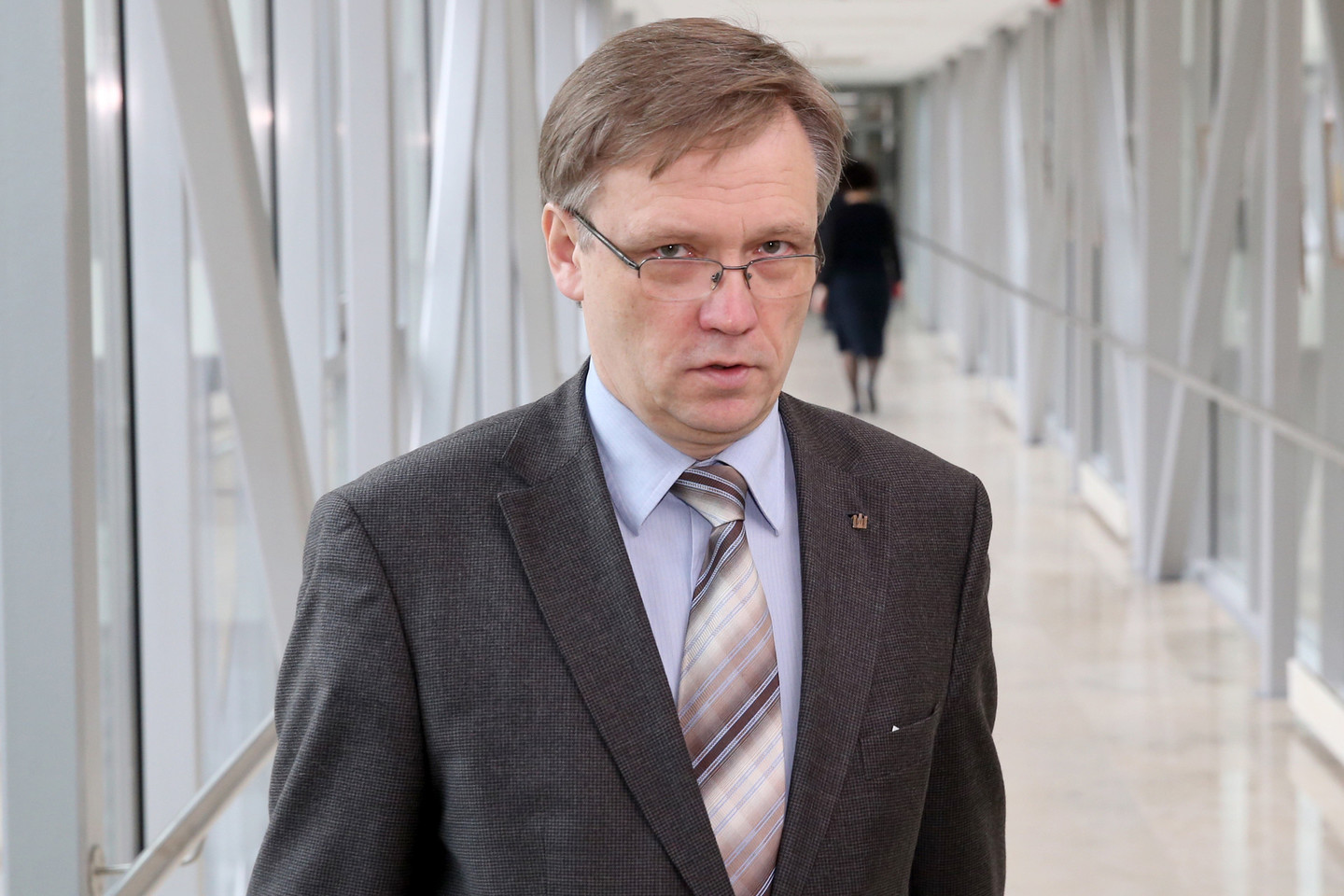 „Sveikata po truputėlį taisosi. Jis jau namie, tik dar kiekvieną savaitę tenka nuvykti į ligoninę procedūroms“, – sakė A.Nakas.