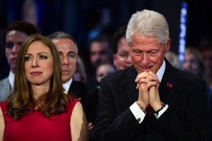 B. Clintonas snūduriavo per istorinę H.Clinton kalbą
