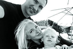 Ringe sutalžytam Volodymyrui Klyčko – sužadėtinės antausis