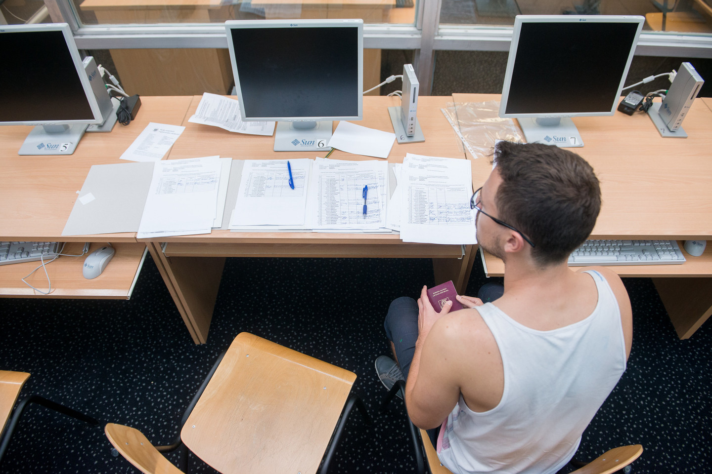 Studentų skaičius krenta, o pakviestieji studijuoti sutarčių pasirašyti neskuba – tokie rezultatai aiškėja po pagrindinio priėmimo pirmojo etapo.