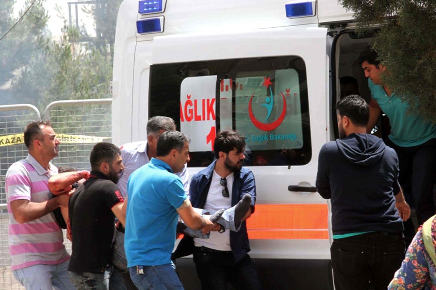 Turkijos rytuose sprogimo aukomis tapo penki policininkai.