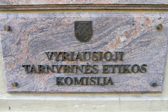 Ragina daugiau dėmesio skirti medikų privatiems interesams