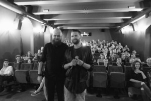 Įvertinkite: „Golden Parazyth“ išleido koncertinį filmą