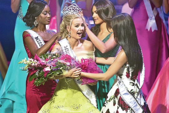 JAV grožio karalienė išsišoko rasistiniais pareiškimais